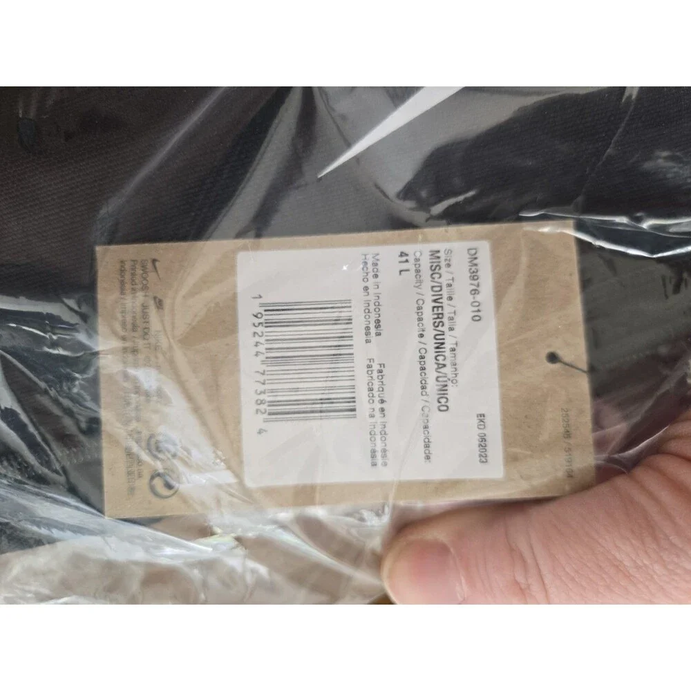 NEW In Package Nike Brasilia 9.5 Training Duffel Bag Small 41L DM3976-010
